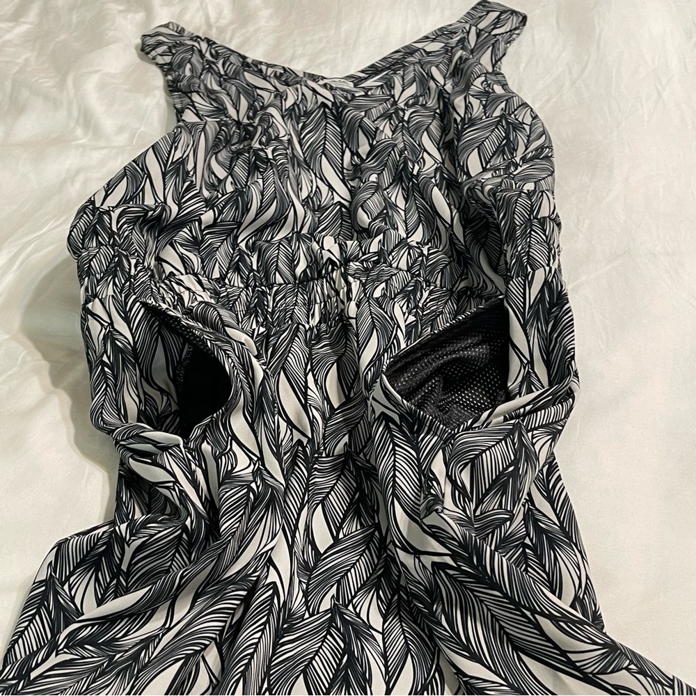 KAVU Ensenada Gray and Black Fabric outdoor‎ Dress - Picture 9 of 14